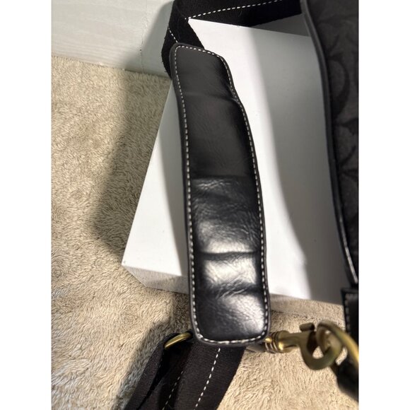 Coach Black Signature Crossbody Canvas Shoulder Bag Hippie Turnlock Monogram - Picture 12 of 14